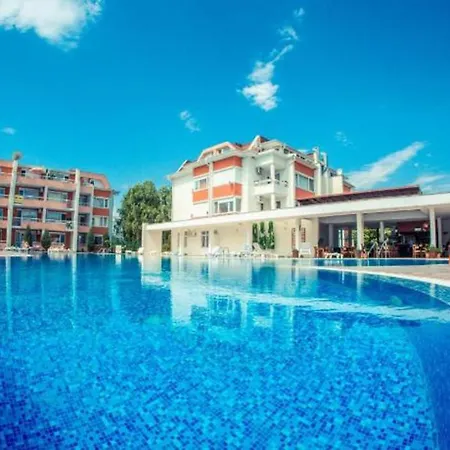Lägenhet Studio - Sleeps 4 & Access To Pools Slăntjev Brjag