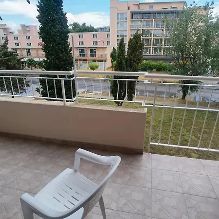Апартамент Studio - Sleeps 4 & Access To Pools Слънчев бряг