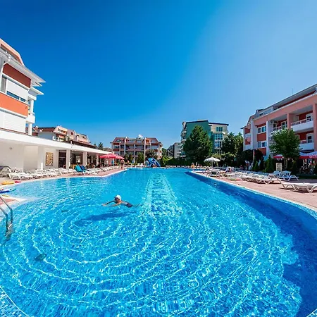 Studio - Sleeps 4 & Access To Pools Lägenhet